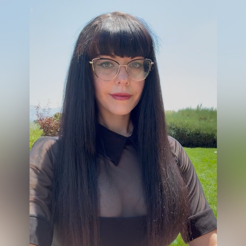 Meet your Posher, Ashley